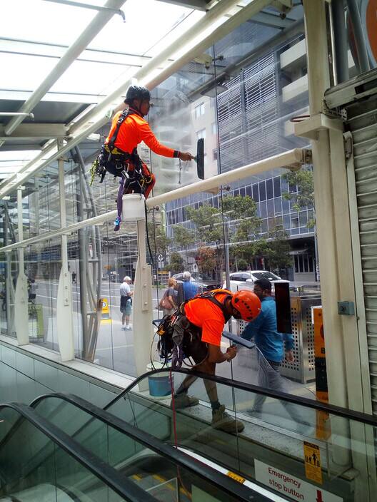 ROPE BOYS – Sydney Rope Access Service